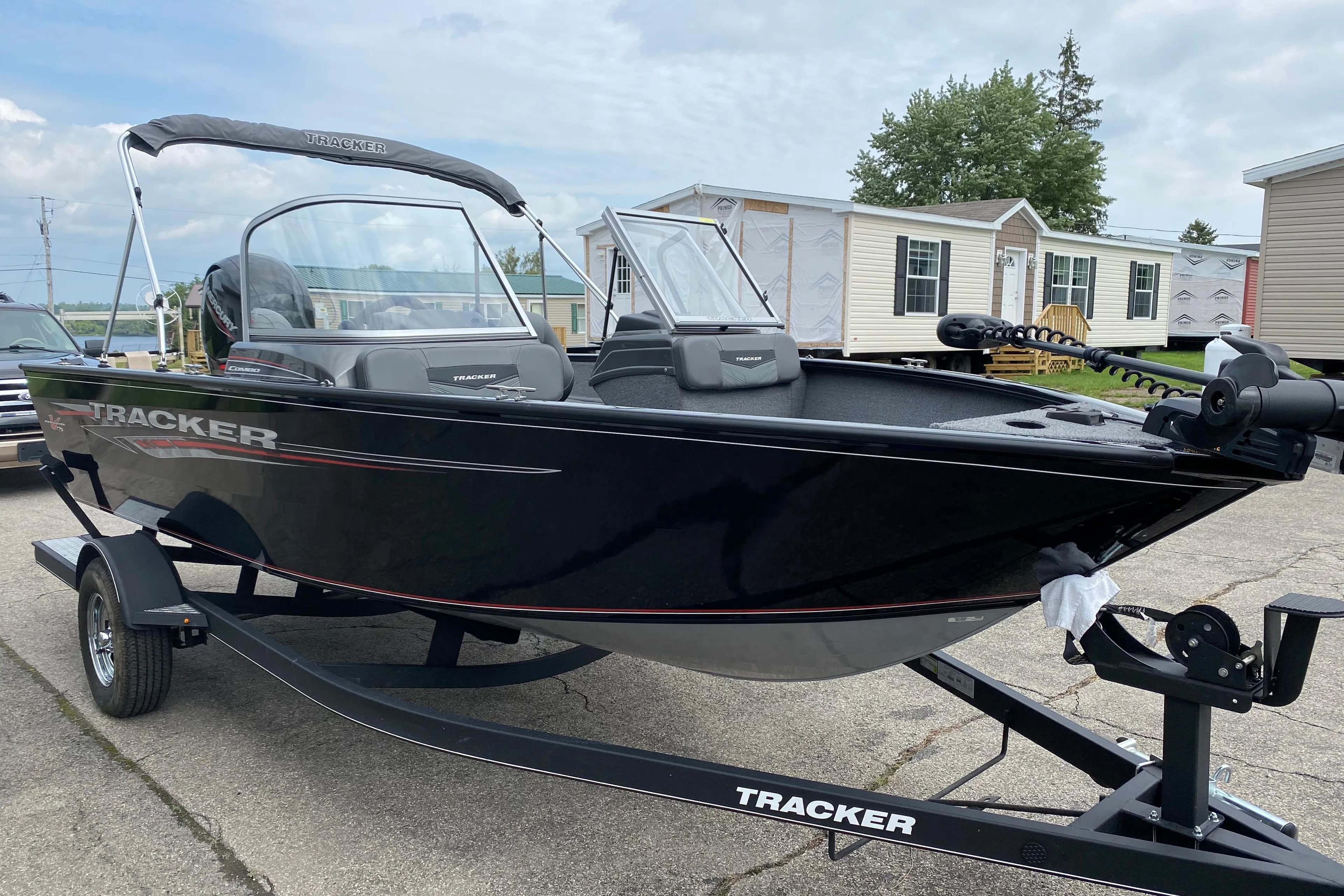 2020 Tracker Pro Guide V-175 Combo